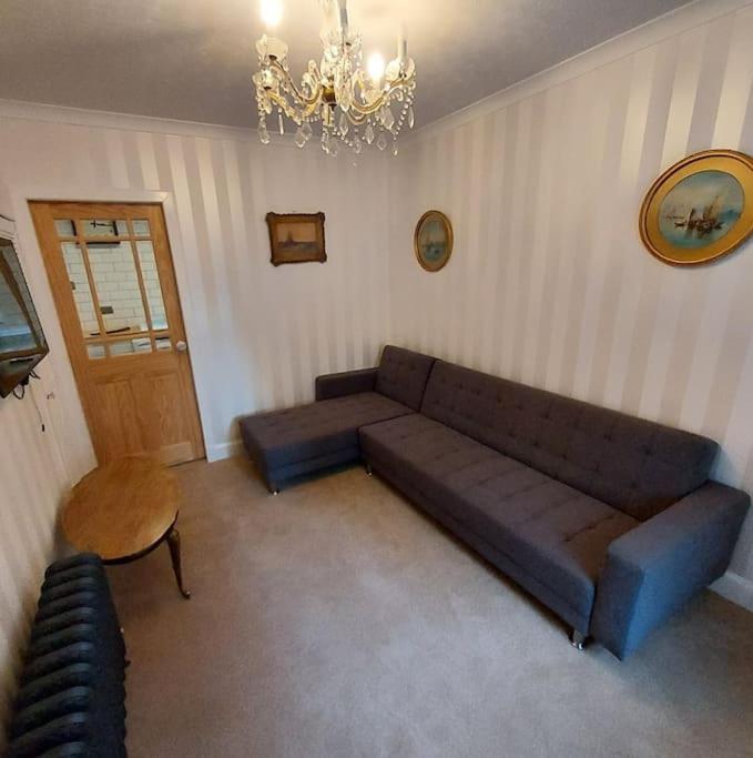 Lovely 1 Bed House In Largs, North Ayrshire Экстерьер фото