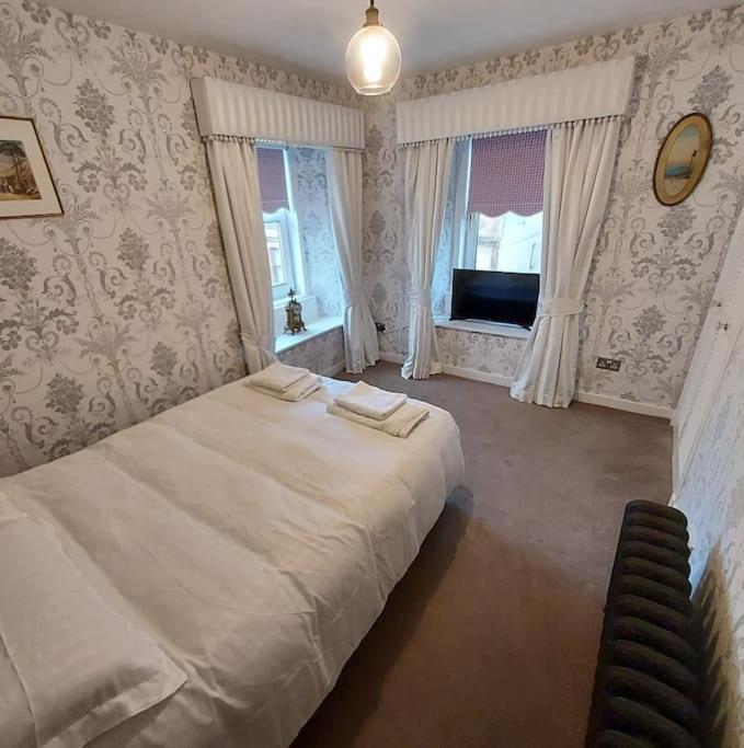 Lovely 1 Bed House In Largs, North Ayrshire Экстерьер фото